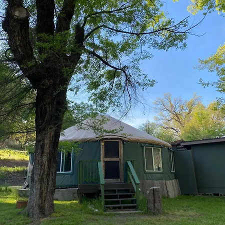 Seven Circles Lodge&Retreat Badger Exterior photo