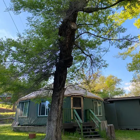 Seven Circles Lodge&Retreat Badger Exterior photo