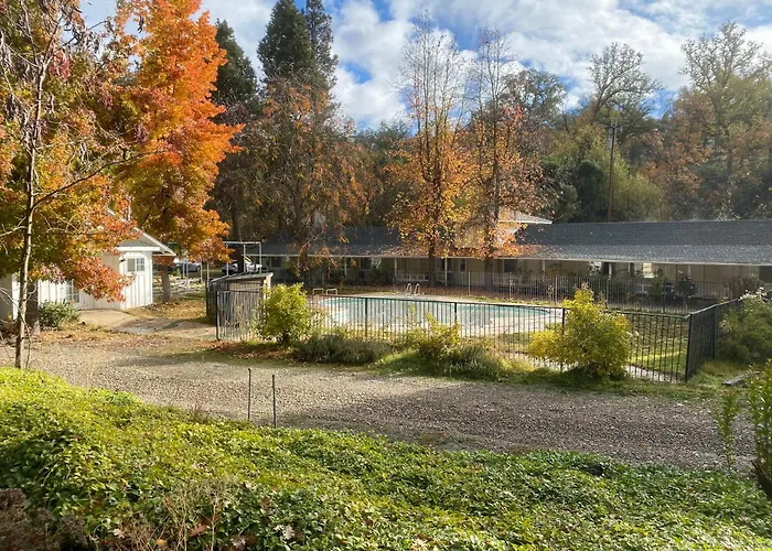 Seven Circles Lodge&Retreat