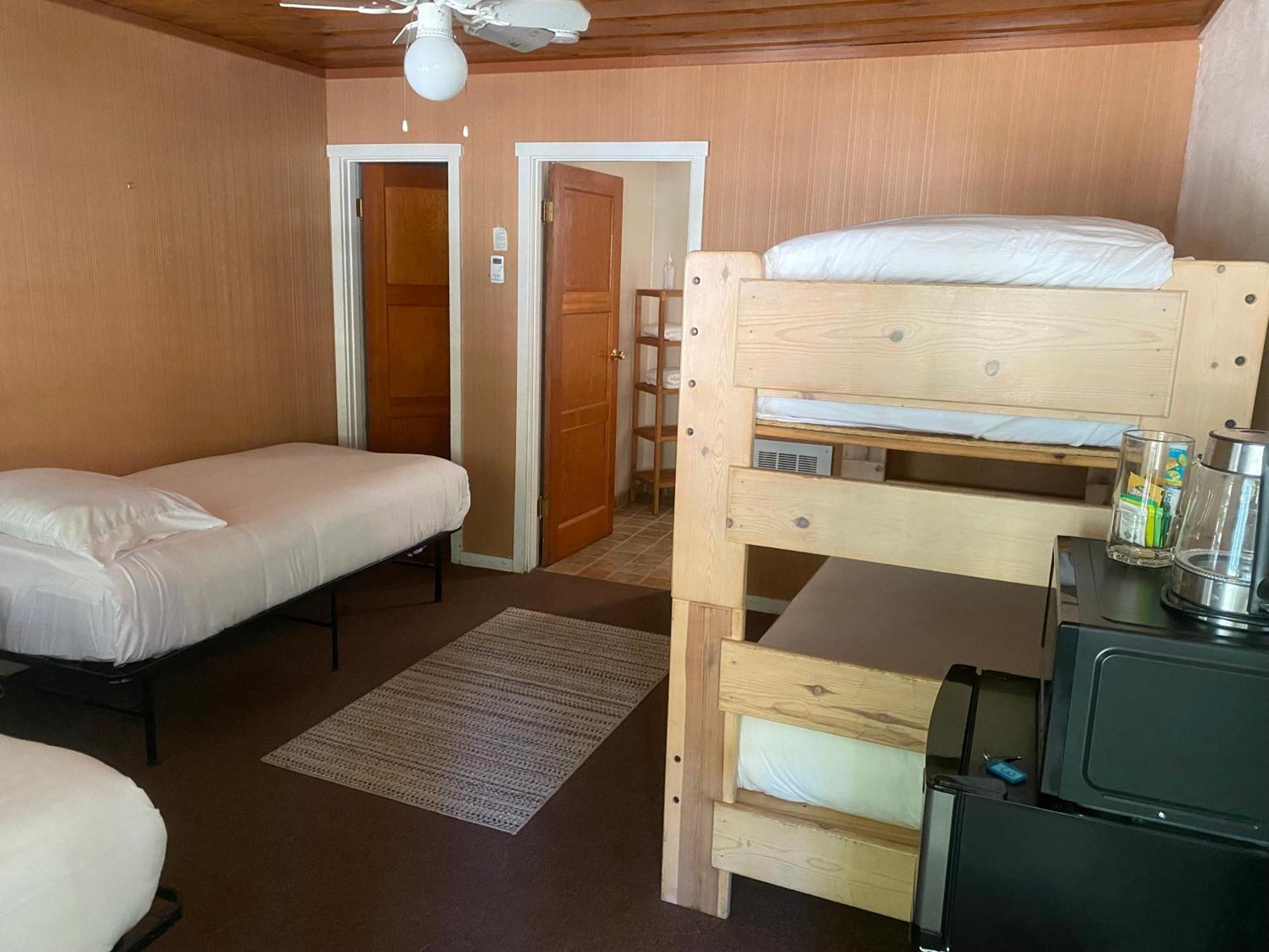 Seven Circles Lodge&retreat 3* Badger